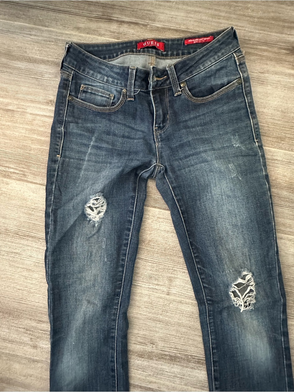 GUESS Women's Skinny Distressed Jeans - Blue Wash
